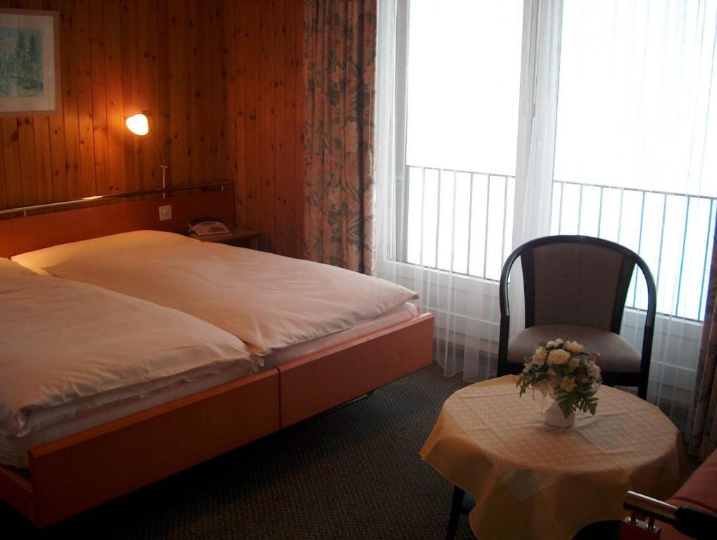 Hotel Restaurant Cristal Braunwald Room photo